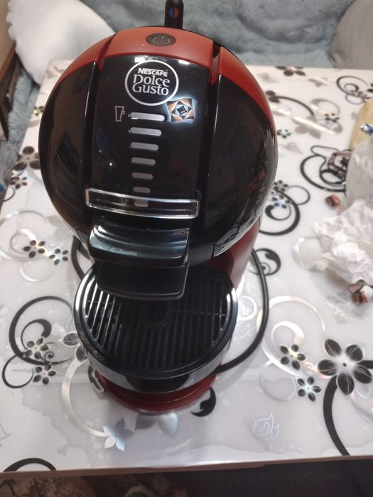 Кафе машина на капсули.