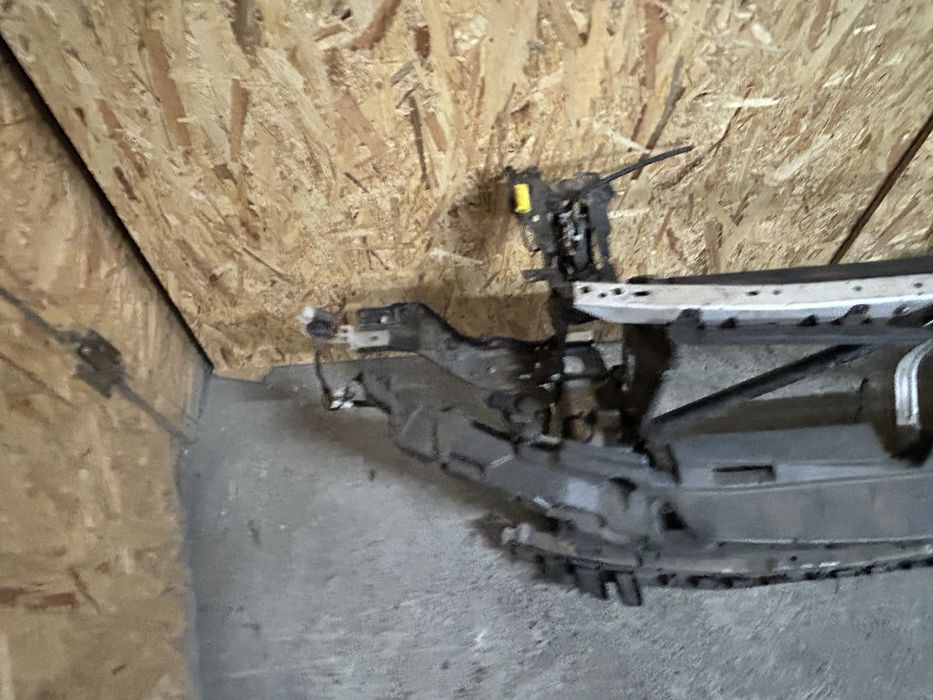 Trager / Tragher bmw G30 G31 Armatura / suport far / traversa