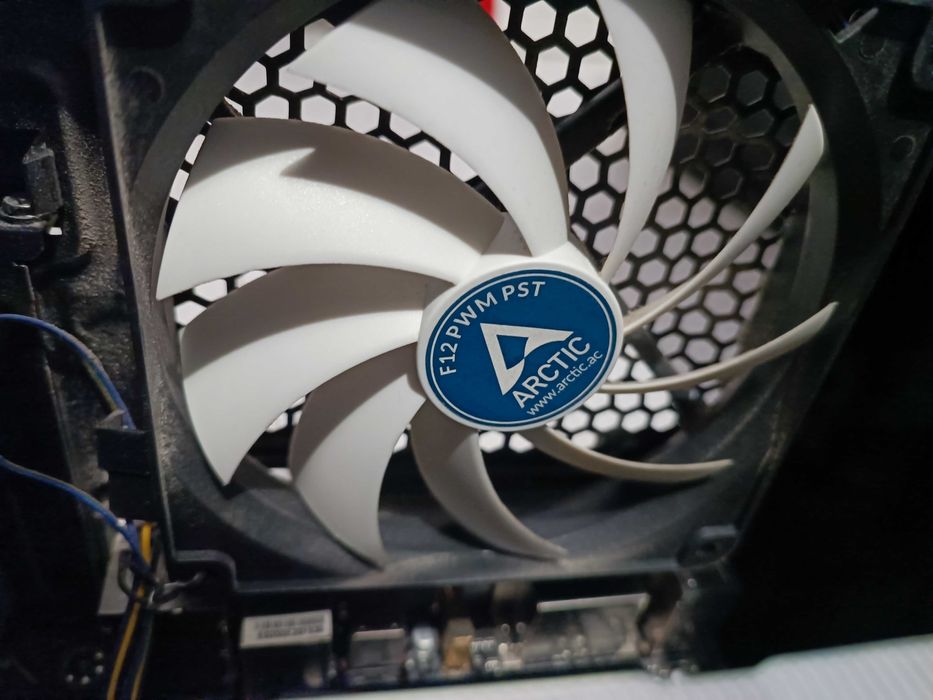 Calculator, unitatea centrala, cu AMD Ryzen 5 2400G, GeForce RTX 3050