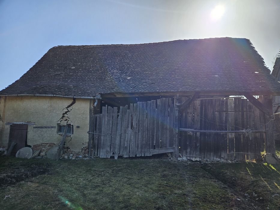 Direct proprietar - Casă tradițională saseasca în Cloasterf , comuna Saschiz
