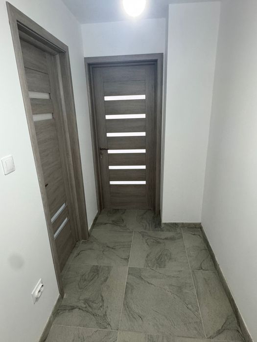 Apartament 2 camere decomandat ,complet renovat, acoperiș nou, cu pod.