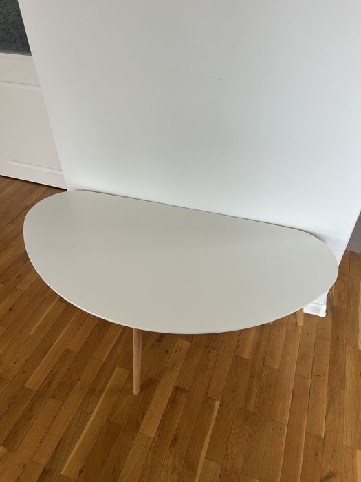 Холна ниска маса