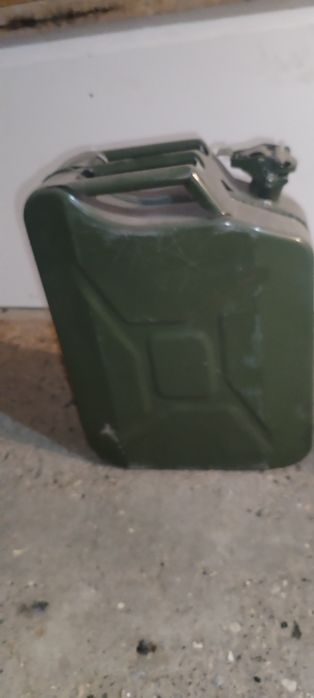 Продаётся канистра