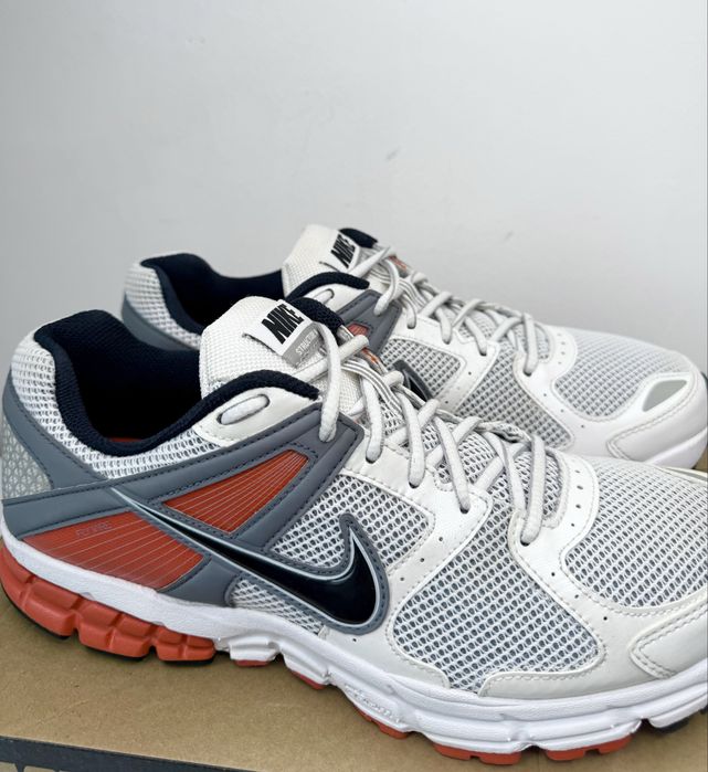 Nike Zoom Vomero 5 (44) 28см. Маратонки
