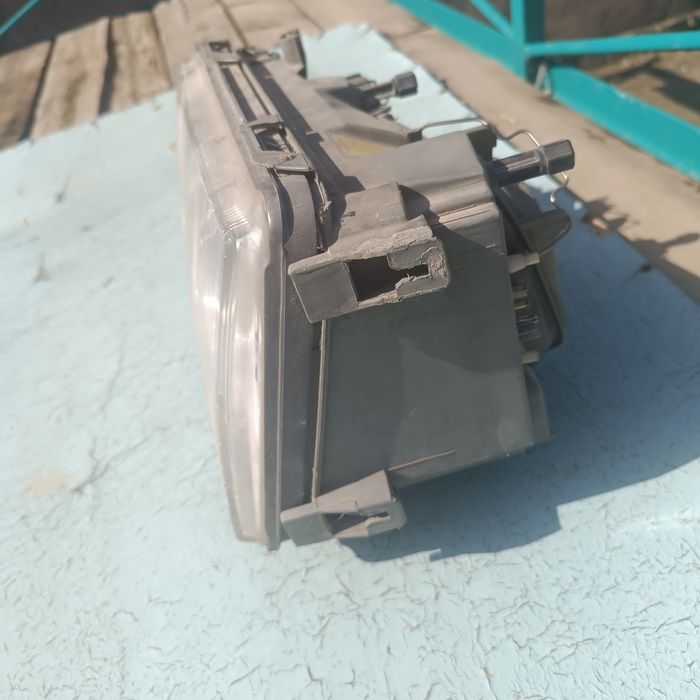 Фары bosch для Мерседес 124