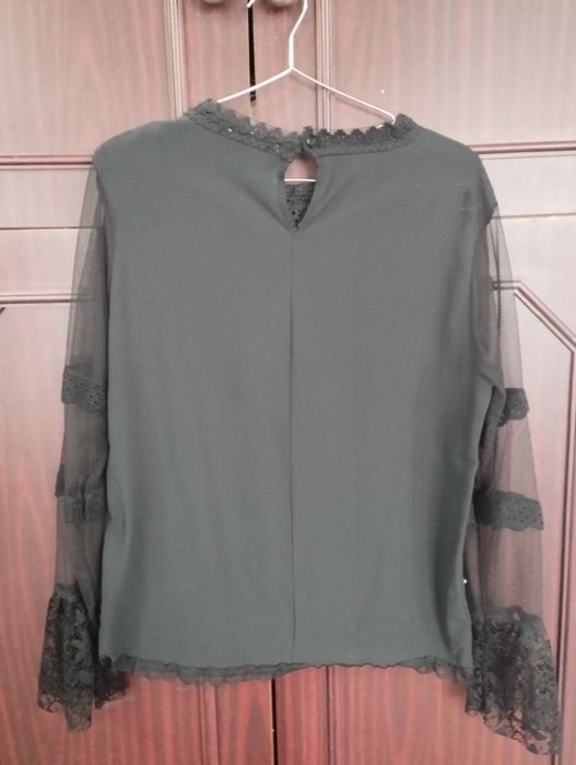 Женская кофта черного цвета