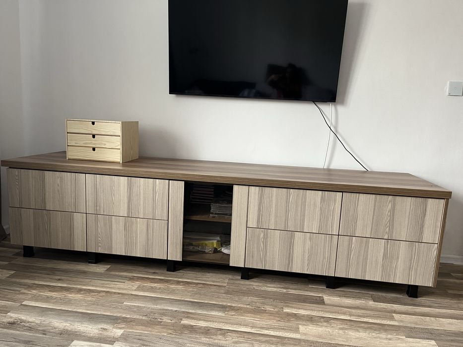 Comoda din lemn, bej