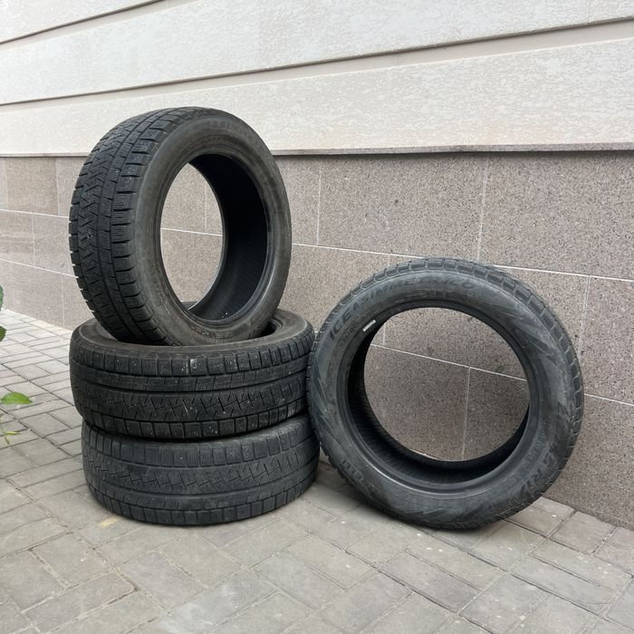 Комплект зимней резины 215/55/17 Pirelli