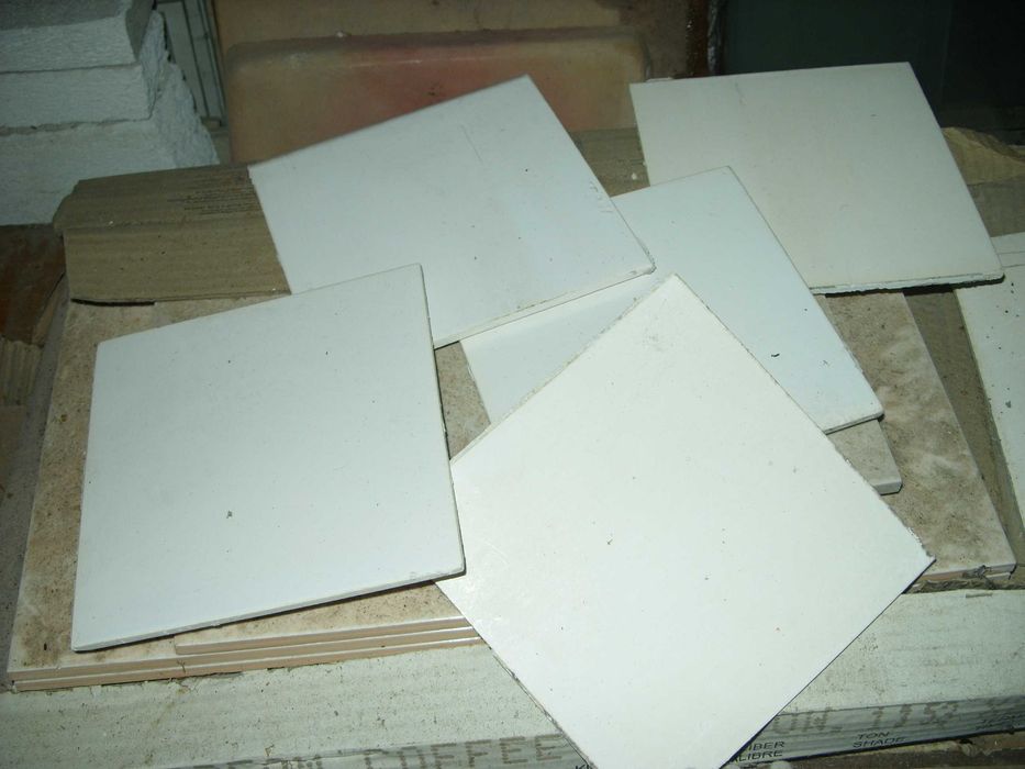 Фаянсови бели плочки 15/15 от соца