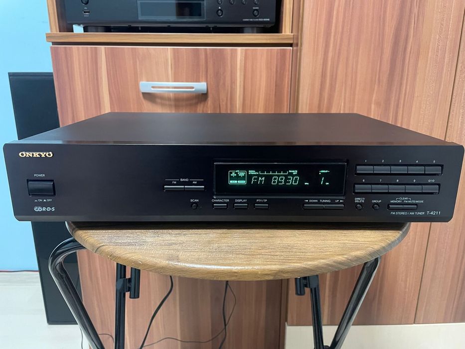 Onkyo T-4211 Stereo Tuner FM/AM