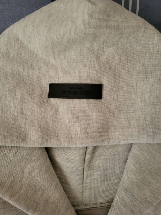 Сиво горнище essentials/ есеншълс размер M