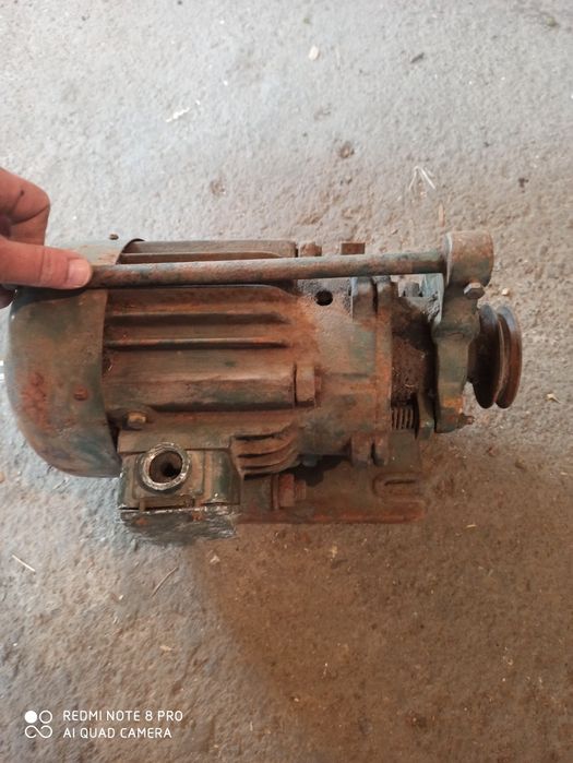 Ел. Двигател може би е от шевна машина