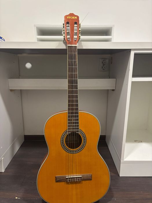 Музикален инстумент- китара STORM