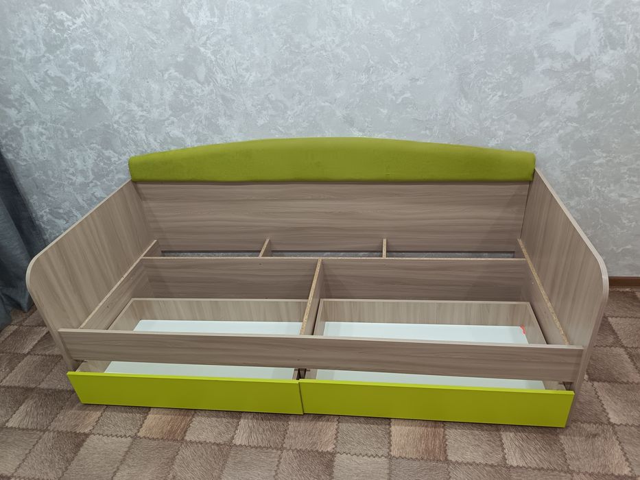 Продам кровать односпальную