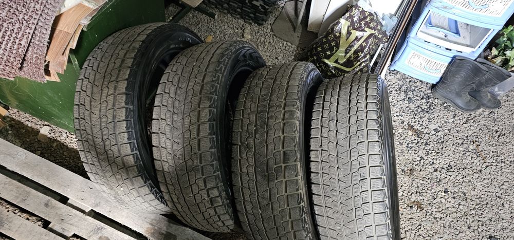Резина зимняя 235/55 r 20