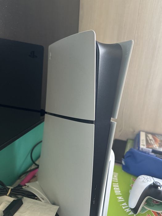 Ps 5 slim folosit de 3 luni