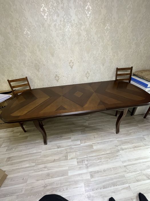 Стол из натурального массива дерева