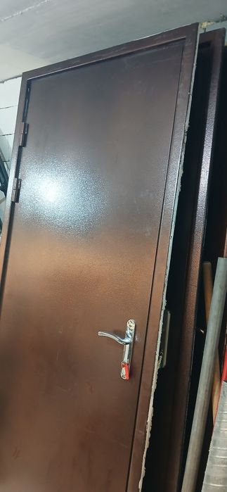 Входные двери железные