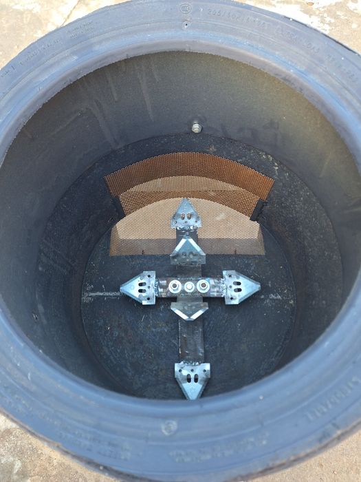 Дробилка зерна  . Жем шөп майдалайды