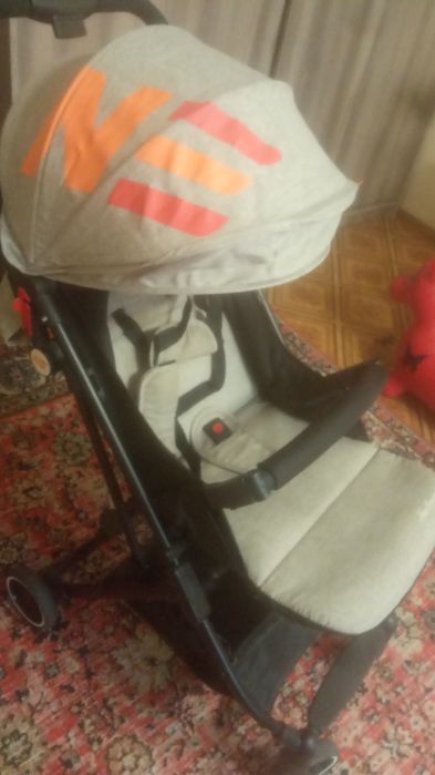 Коляска детская,очень удобная