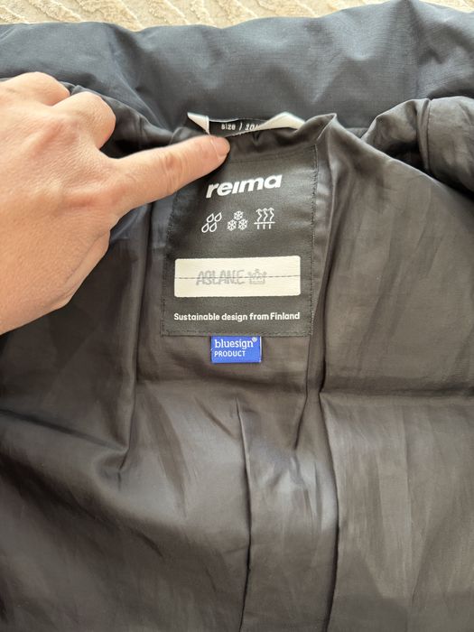 Детская черная куртка Reima