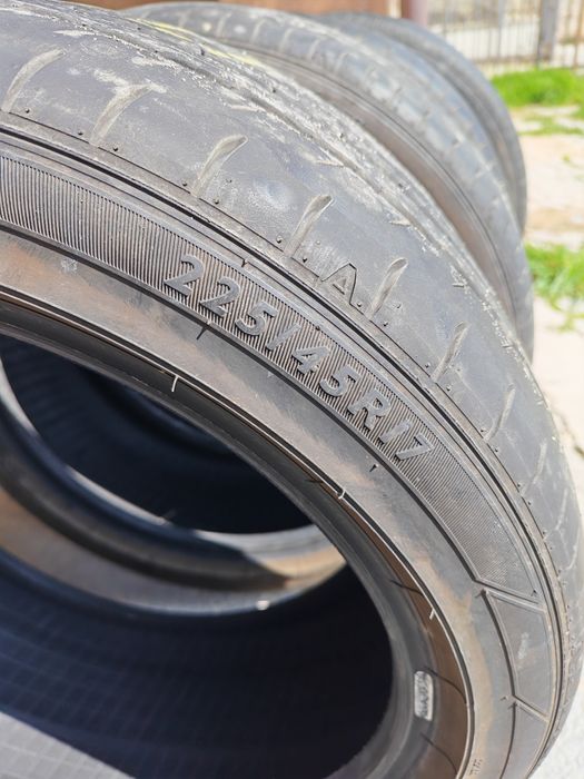 Гуми.  DUNLOP 225/44/R17