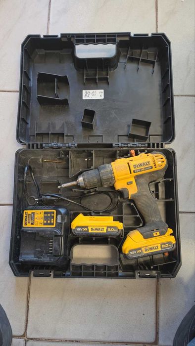 Винтоверт Dewalt DCD771