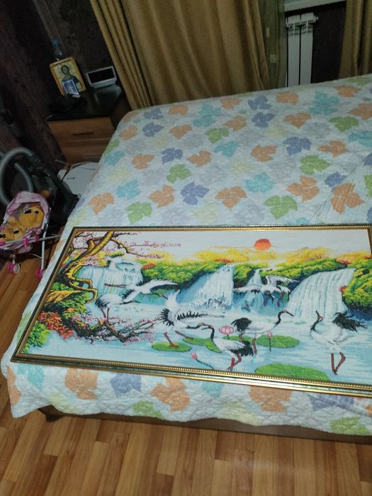 Картина вышитая в ручную.