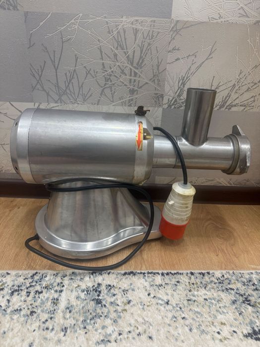 Мясорубка профессиональная