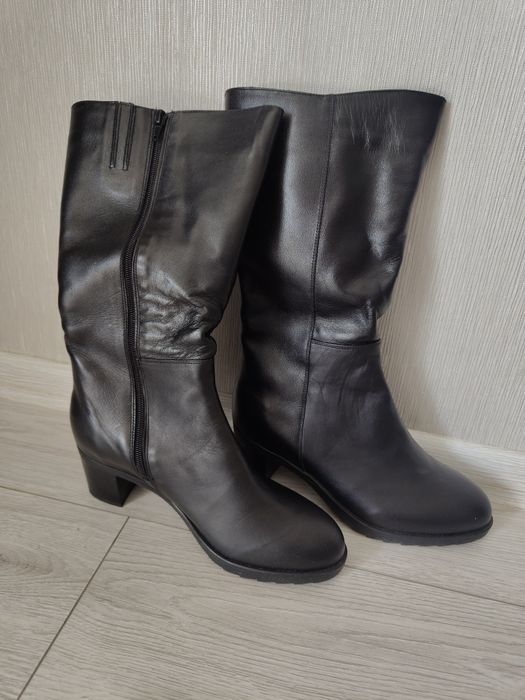 Продам новые зимние сапоги