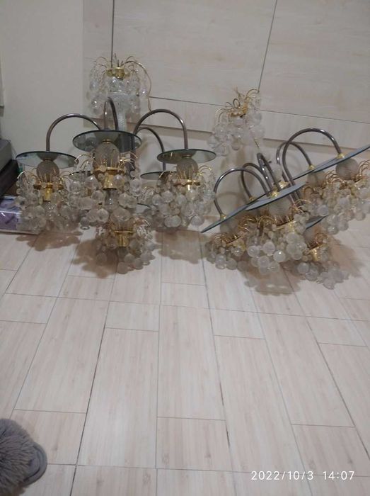 Продам люстры шариковый
