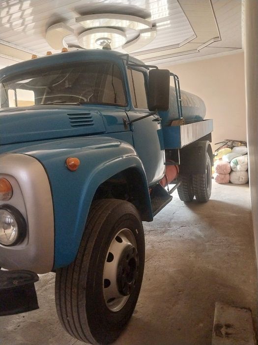 Zil moshina 1989 yil