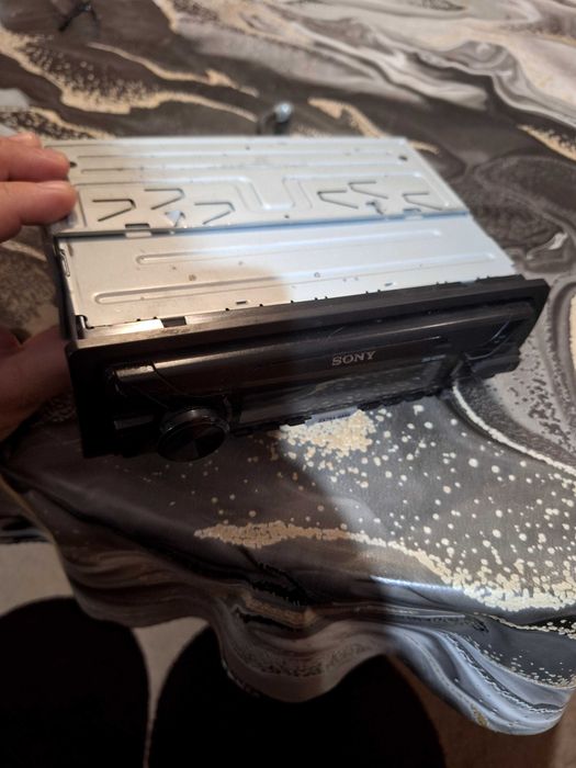 Cd player за кола Sony