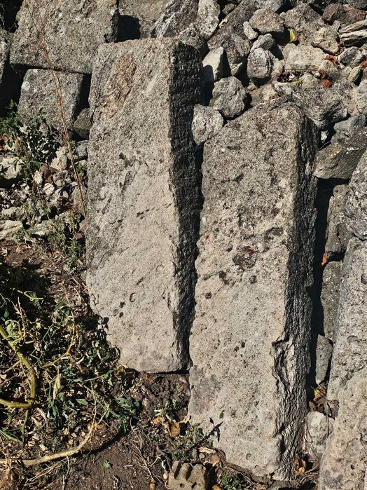 Продавам камъни за строеж (основа или ограда)