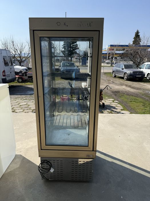 Минусова хладилна витрина