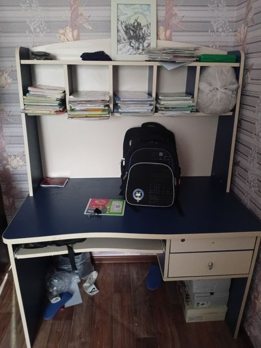 Срочно продам стол