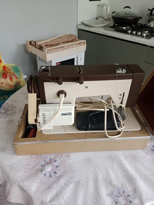 Швейная машина веритас