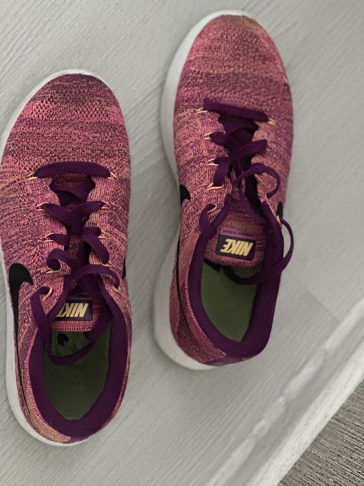 Дамски маратонки Nike