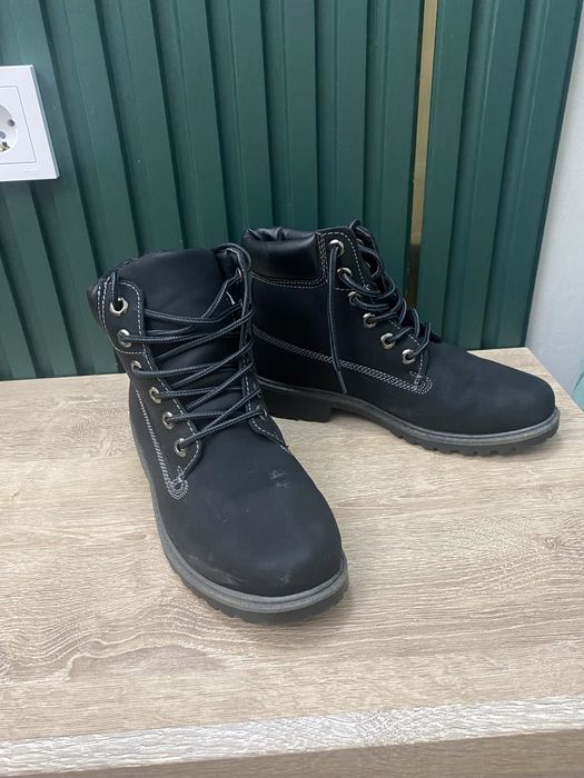 Женские кроссовки, макасины