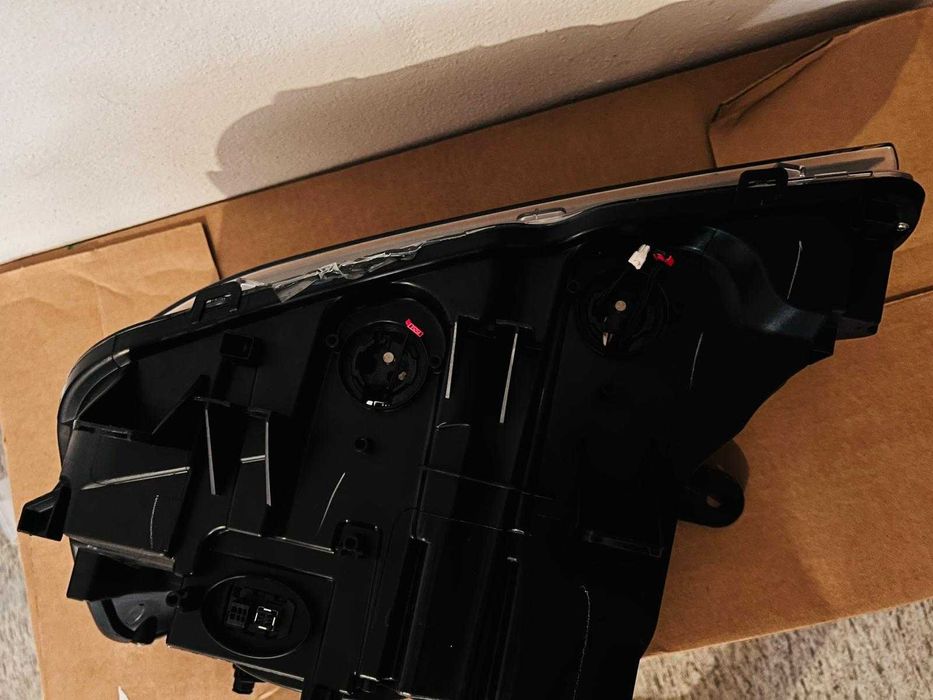 [NOU / ORIGINAL] Far Dreapta Xenon BMW X3 F25 (2010-2017) - COMPLET