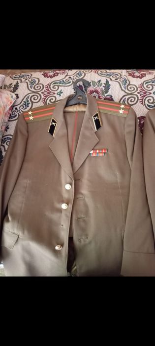 Продам шинель и три формы