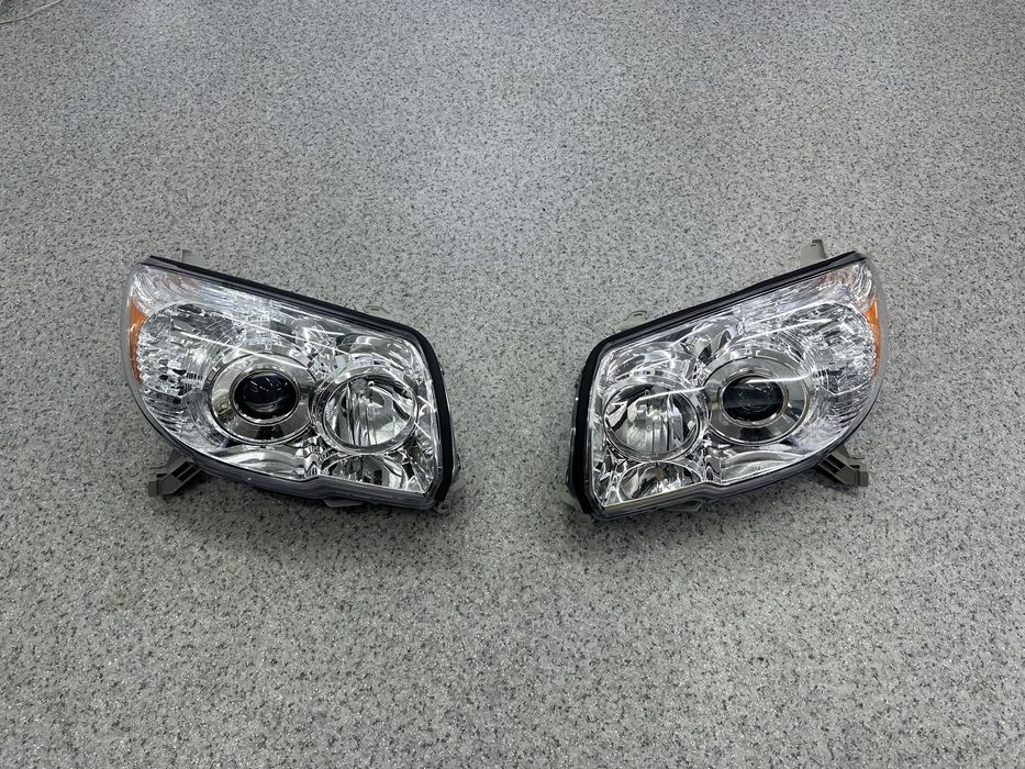 Фары передние новые