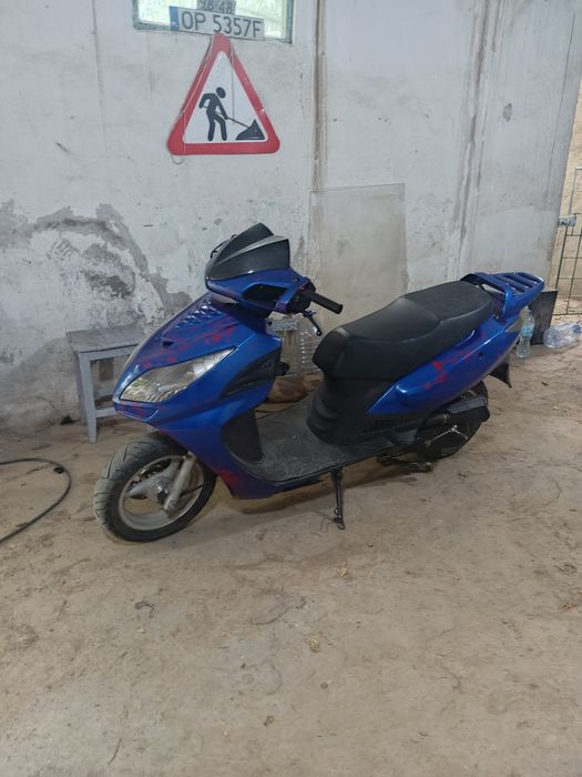 Продаётся скутер 80сс