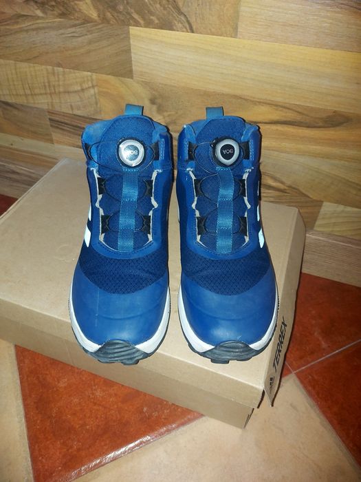 Боти     Адидас   .