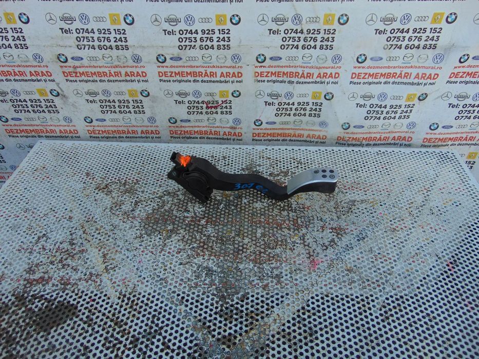 Pedala acceleratie Peugeot 307cc 307 cod 9647781380