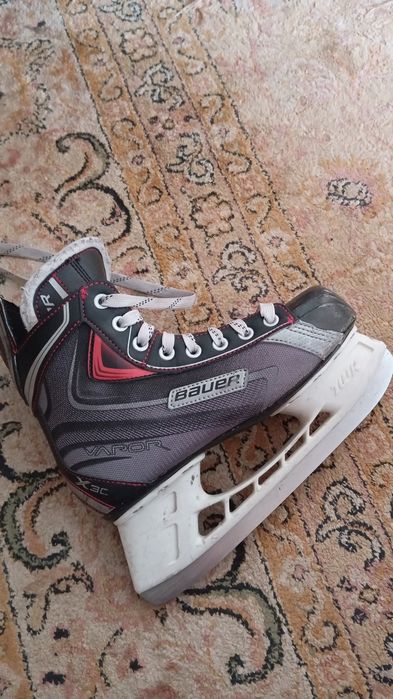 Коньки BAUER.    .