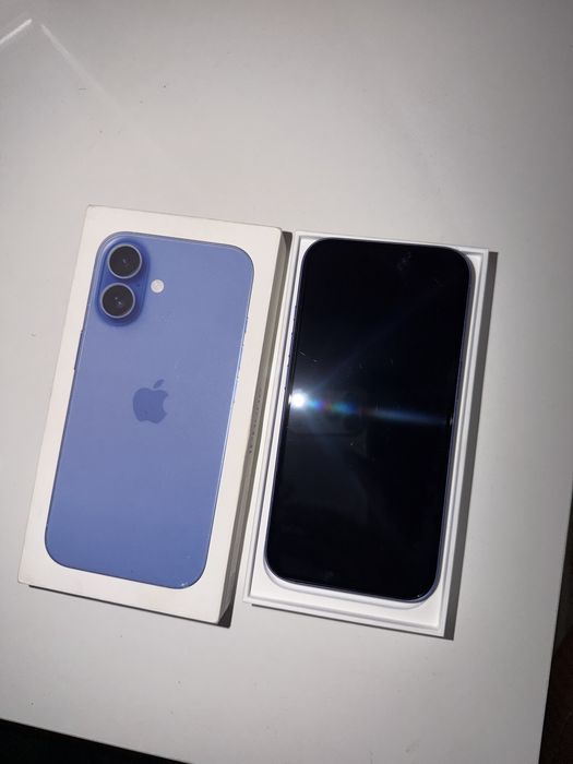 Продам IPhone 16