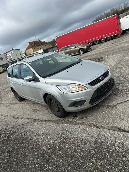 Închirieri mașini cu preluarea din aeroport.