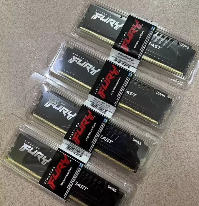 Memorii 32GB DDR5 Kingston Fury sigilate