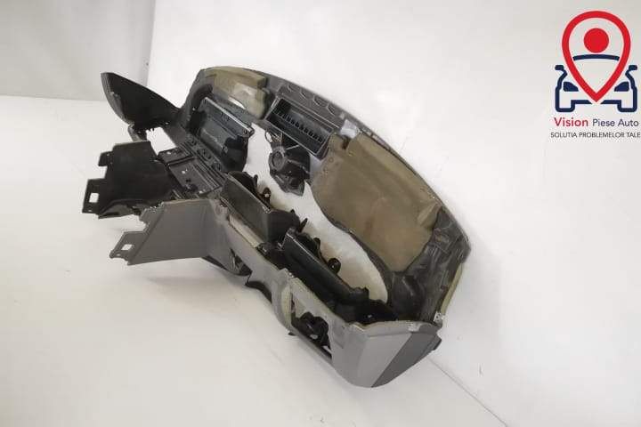 Оригинално арматурно табло в добро състояние БМВ / BMW Серия 5 E60/E61